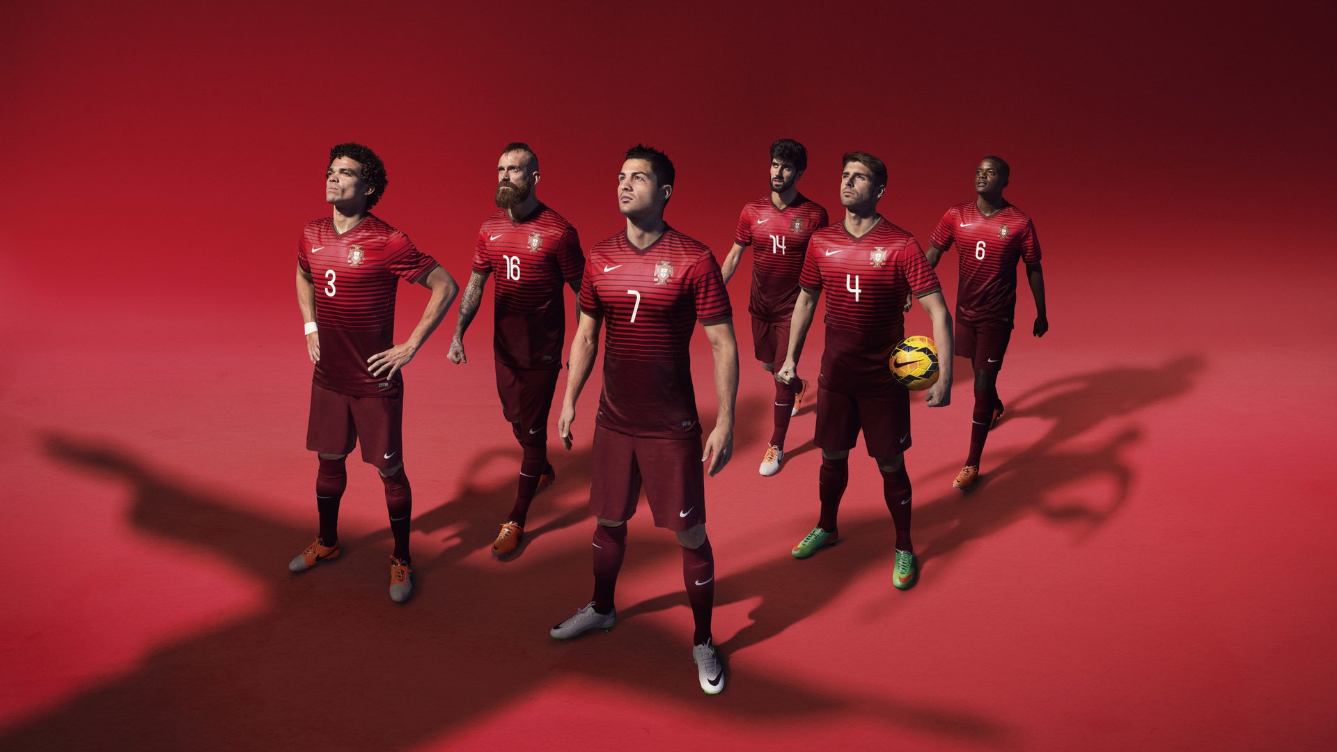 曼城前场多点开花打出进攻高潮，曼城主场the king